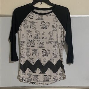 Peanuts Graphic Raglan/Baseball style Top